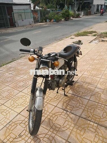 67 xe đang chạy