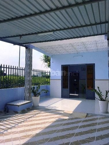 Cần tiền bán căn nhà còn mới 126m2 ở Thị Xã Trảng Bàng giá 700 triệu