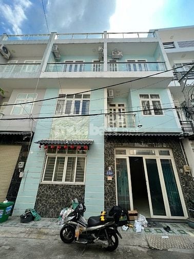 Chính chủ cần bán gấp nhà đẹp ngang 8m Khu vip Bình Tân HXH 
