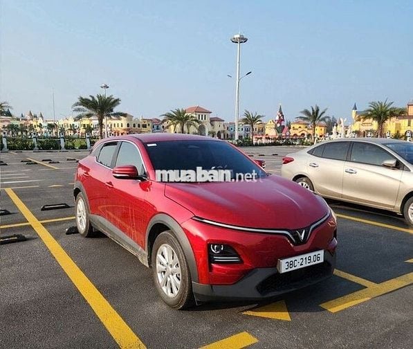 VinFast VF6 2024 S - 9000 km