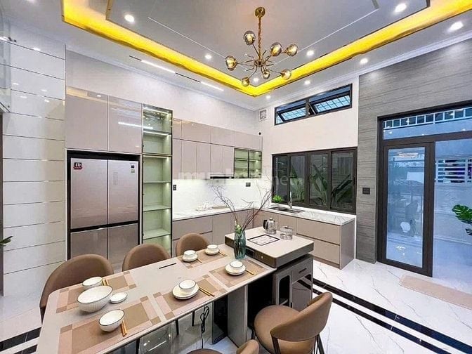 Nhà 3 tầng Hoàng Hoa Thám, Quận Bình Thạnh /63m2 / 2 tỷ 900 triệu /SHR