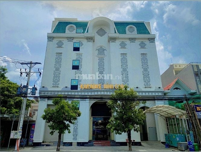 Tuyển Nhân viên phục vụ Karaoke Dĩ An , Bình Dương