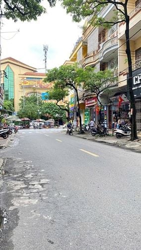 Bán nhà mặt phố Lê Hồng Phong, Hà Đông, 60m², thu nhập 40tr/tháng