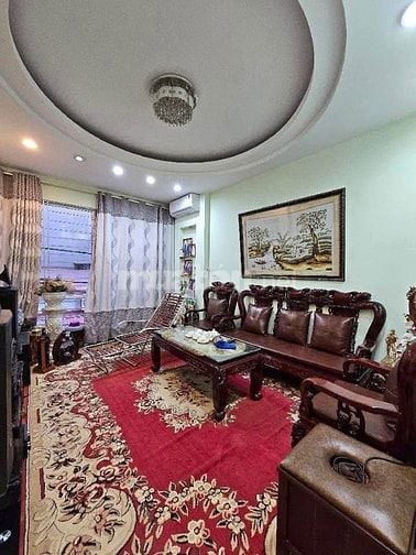 Nhỉnh 8 tỷ, sở hữu ngay căn nhà 3 tầng, trung tâm HK, Kiến trúc Pháp.