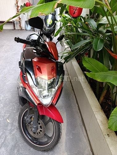 Tôi bán một chiếc xe tay ga tự động Yamaha Nouvo 2012