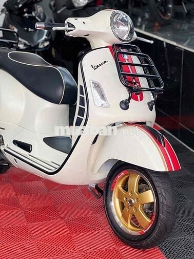 Mình cần bán xe Vespa GTS300s đời 2018 như hình ch
