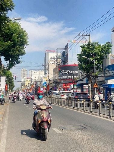 Giảm 2 tỷ bán nhà ngang 6 dài 32 MT Nguyễn Thị Thập vị trí đẹp