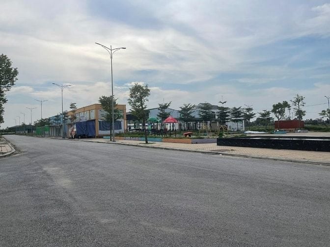 Bán đất trục tỉnh lộ 510 ngã 5 chợ Vực, cách biển Hải Tiến 2km 