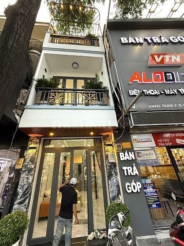 Nhà 2 Lầu tuyệt đẹp CAO CẤP góc 2 Mặt tiền kinh doanh đường Quang Trun