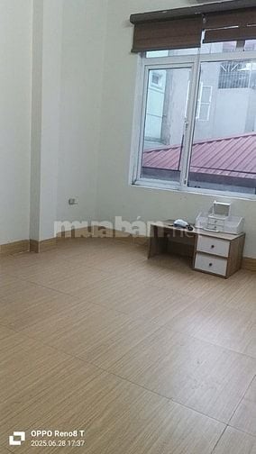 cho thuê lại nhà nguyên căn khu vực trung tâm .