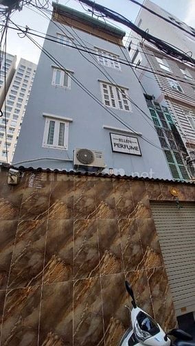 Cách mặt tiền Hoàng Văn Thụ 3 căn,4Tầng,3PN,khu Văn Phòng,An Ninh 