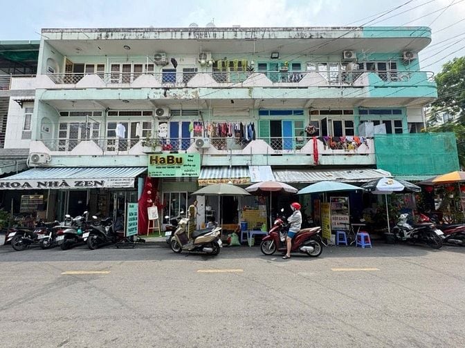 Cần bán tòa nhà 2 mặt tiền đường số - Quận 7