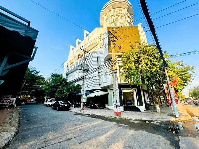 Đất bán ngay đường Đồng Khởi  đối diện Cục Hải Quan ĐN 91m2 giá 6.5 tỷ