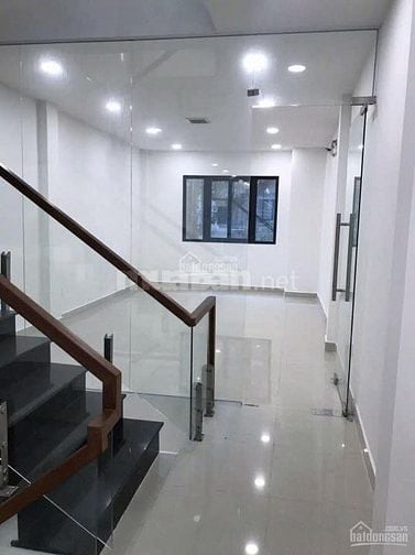 Cho thuê nhà mặt tiền 455 Huỳnh Văn Bánh q Phú Nhuận, giá 25tr, LH:033