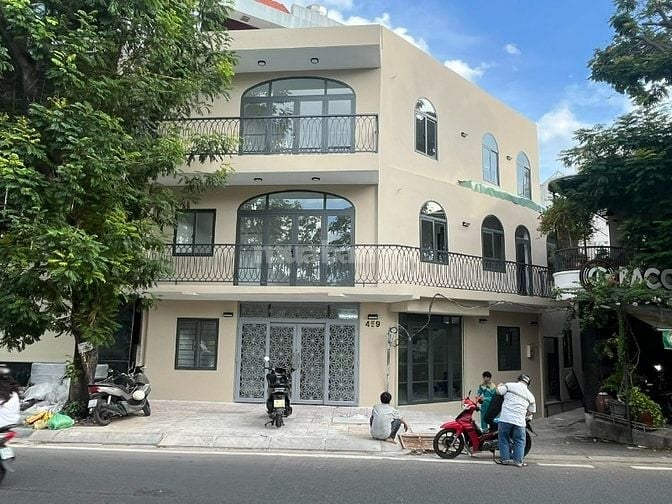 Cho thuê nguyên căn nhà Mặt tiền 459 Hoàng Sa