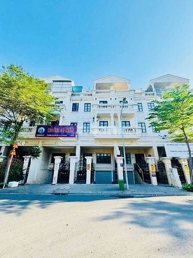 Bán nhà Biệt thự KDC CITYPLAND Hầm 4 lầu Phan Văn Trị p10 Gò Vấp 