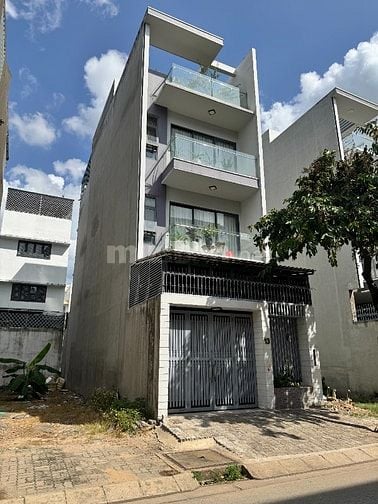Bán nhà 5x2m 1 hầm 3 lầu, KDC Dương Hồng xã Bình Hưng Bình Chánh