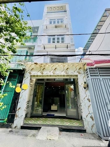 Đi nước ngoài định cư bán gấp nhà ở đường Lê Đại Hành, phường 11, quận