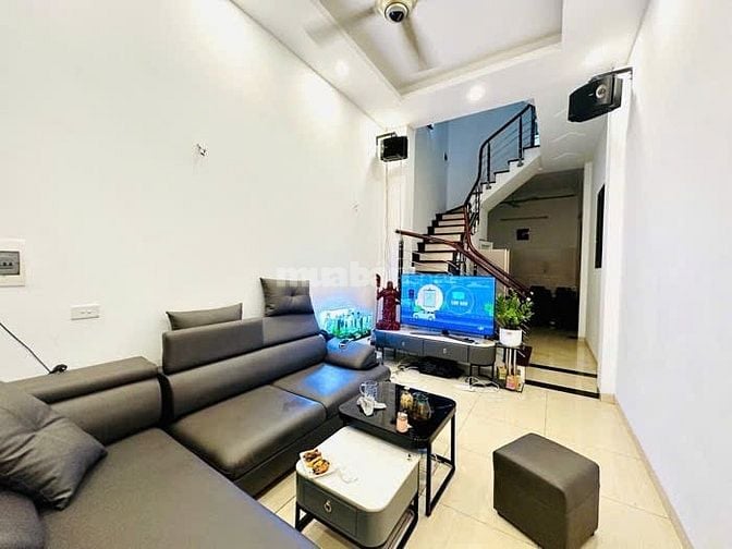 SIÊU TIỆN ÍCH ! Nhà Trường Chinh, 40m2 5 tầng, ngõ thông, lô góc 