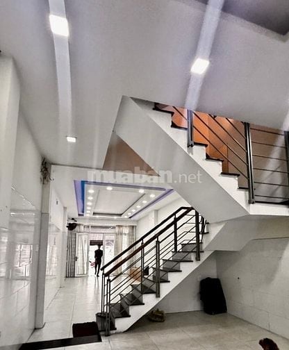 Cần bán gấp nhà mặt tiền Quận 8, khu dân cư cao cấp, ngay Tạ Quang Bửu