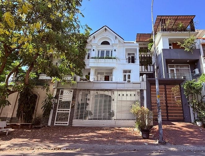Bán Biệt Thự cực đẹp KDC Nam Long Trần Trọng Cung Quận 7 Giá rẻ 27 tỷ