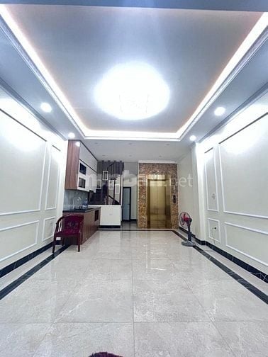 BÁN NHÀ PHỐ CẦU GIẤY 40M 10.9Ty LÔ GÓC 6 TẦNG THANG MÁY NGÕ THÔNG 100M