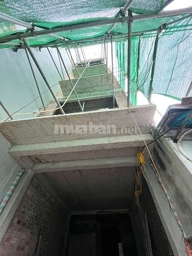 Bán nhà ngõ 521 Trương Định, DT 63,5 m2 x 5 tầng mới xây, gần đường to