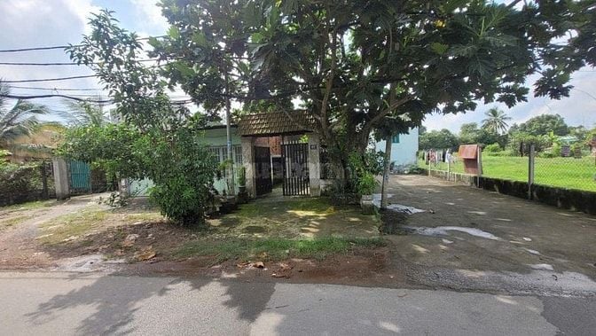 Chính chủ bán nhà mặt tiền đg Lê Thị Ngà. dt 357m2, 4,7 tỷ . 