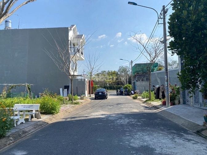 Bán 81.5m ngang 5.4m vuông vức đường Trường Lưu