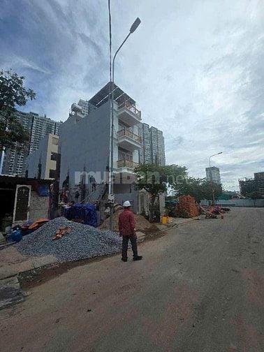 Đất mặt tiền đường Đào trí Quận 7. 5*19 hơn 7 tỷ.