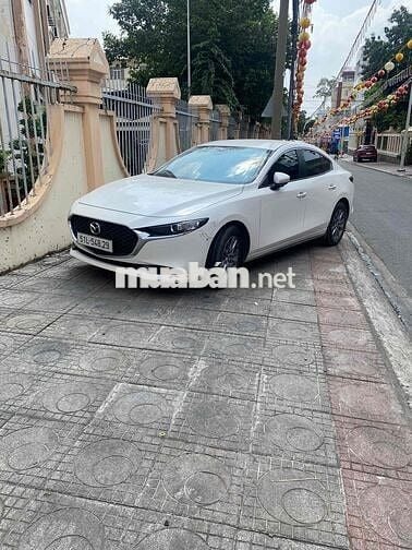 Mazda 3 2023 1.5L Deluxe - 240000 km