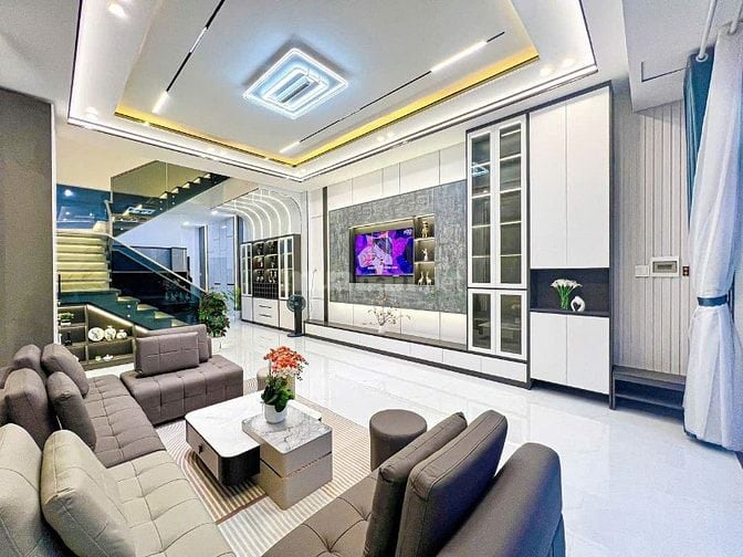 Bán nhà ngay Hoàng Hoa Thám, Tân bình. Giá 2 tỷ 516tr/ 68m2, sổ riêng