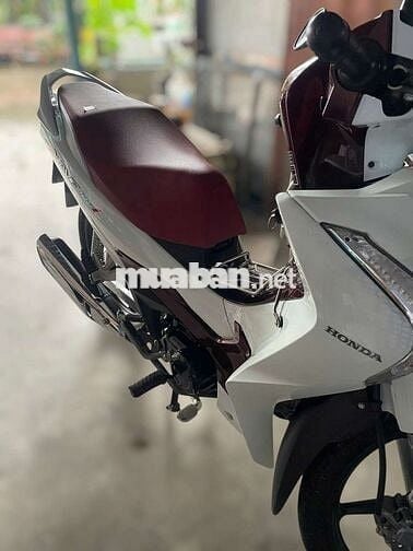 Chính chủ cần bán xe Wave i 125 Thái - Trắng Đỏ
