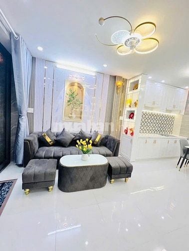 Bán nhà ngay Lê Văn Sỹ, Phú Nhuận. Giá: 2 tỷ 310tr, sổ hồng riêng