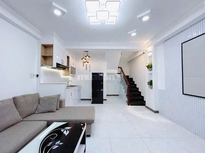 Bán nhà riêng chính chủ đường Ba Vì, Quận 10. Hẻm thông. Gần công viên