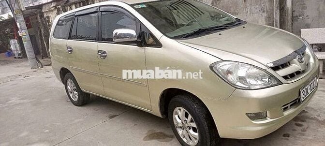 Toyota Innova 2008 - 100000 km