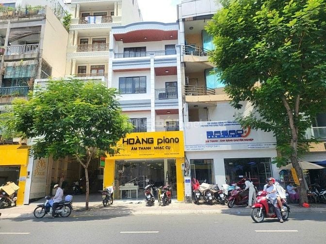 Bán nhà mặt tiền Cao Thắng, Quận 3