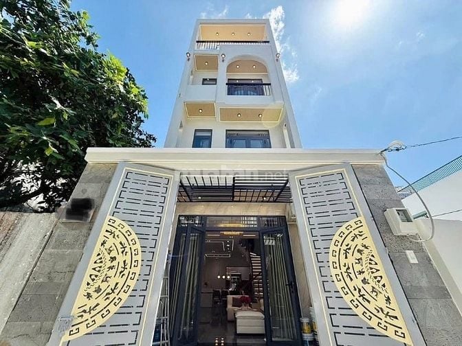 Đi nước ngoài định cư bán gấp nhà ở đường Phan Văn Trị, phường 1, Gò V