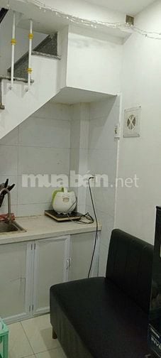 Chủ nhà cần bán nhà nhỏ, sổ đỏ chính chủ. Dt 12m2, 3 tầng