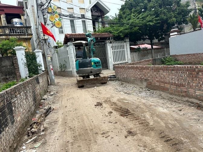 Chính chủ bán nhà 4 tầng 40m2 tại Mai Lâm Đông Anh ở ngay, giá chỉ 3,6