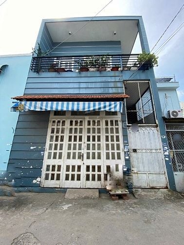 Bán nhà - 7 phòng wc riêng - hẻm xe hơi 6m thông - Ngay chợ Lạc Quang 