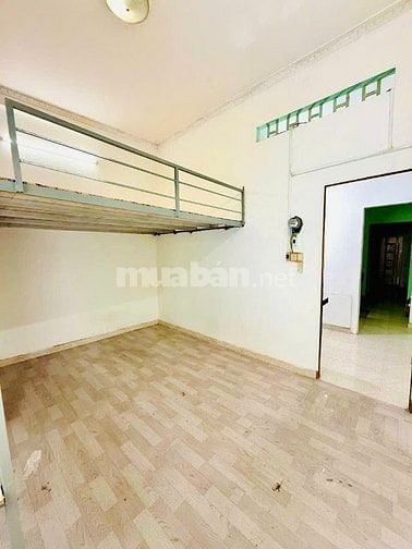 PHÒNG TRỌ NGAY CÔNG TY PHẦN MỀM QUANG TRUNG CÓ GÁC, CỬA SỔ