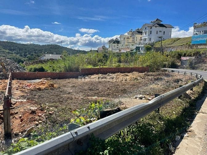 Bán Đất Mặt tiền ngay Trung tâm P3 Đà Lạt. Chỉ 16 tỷ giá cực đầu tư.