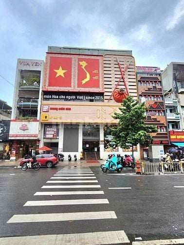Cho Thuê Nhà Mặt Tiền 200 Nguyễn Tri Phương P.4, Quận 10 (~3.500m Sàn)