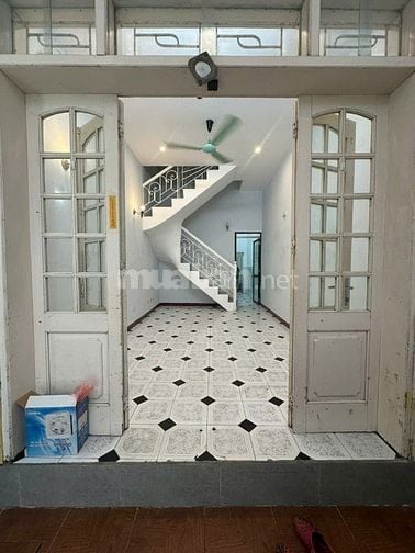Nhà riêng ngõ phố bùi ngọc dương thanh nhàn dt45m2x3t giá 10tr