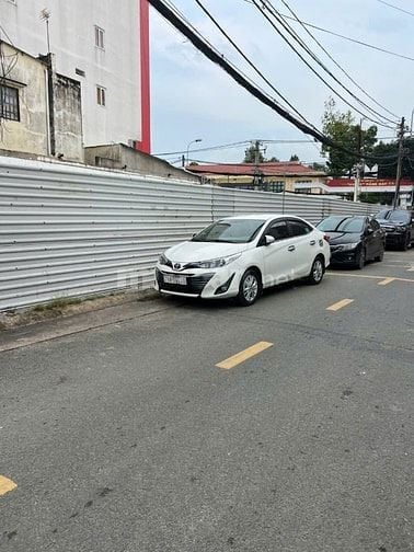 Bán đất lô góc hai mặt tiền đường Lê Văn Việt phường Hiệp Phú Q. 9,