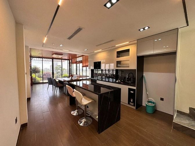 Bán nhà phố Hồng Tiến, Long Biên 75m2, 5 tầng, có thang máy, ô tô vào
