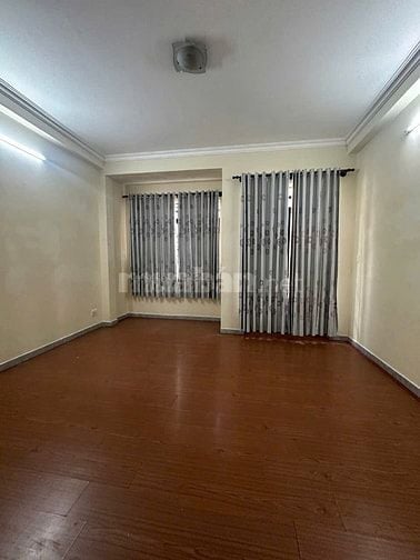 Cho thuê nhà HXH Võ Oanh nhà đang sơn sửa mới