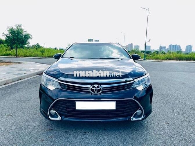 Chính chủ bán Toyota Camry 2.5Q - Form mới