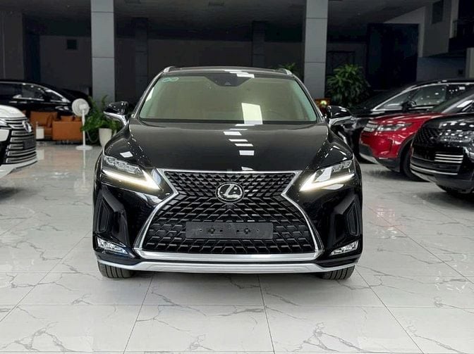 Bán Lexus RX350 màu đen. Model 2020, chạy 4 vạn Km, full lịch sử hãng.